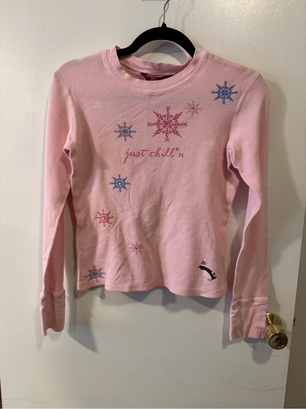 SO Pink Snowflake “Just Chillin’” Thermal Shirt Women’s Medium Long Sleeve